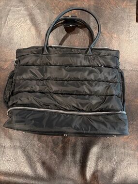Black Quilted Travel Tote Bag - Lightweight Women's Carryall new no tags